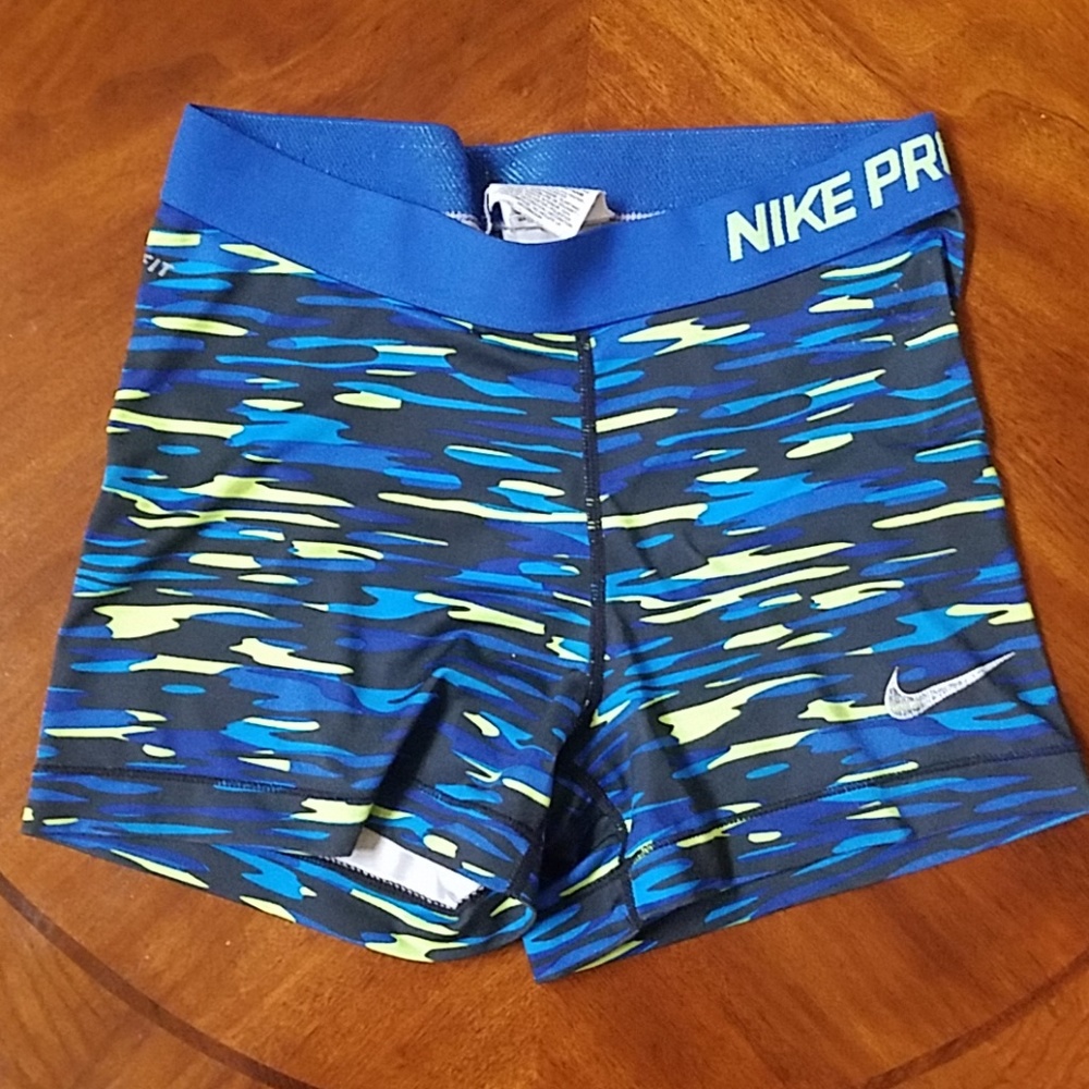Nike workouts shorts